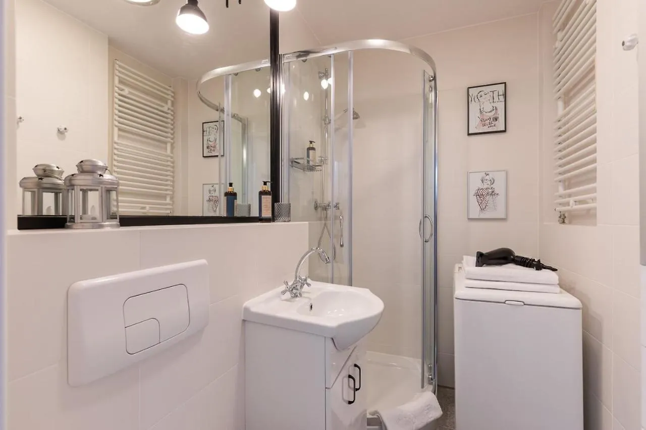 Rent Like Home - Zlota 11 Warsaw Poland