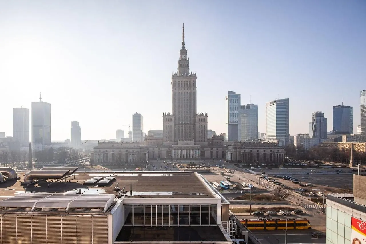 Rent Like Home - Zlota 11 Warsaw Apartment